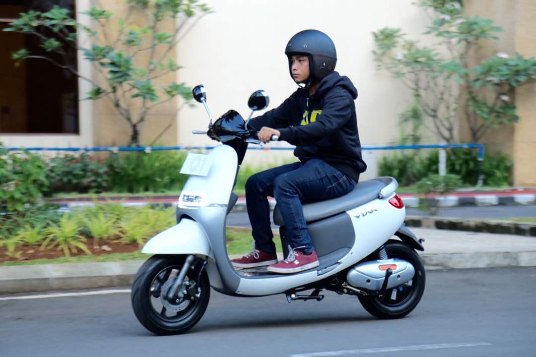 Perkembangan Sepeda  Motor Listrik  di Indonesia 